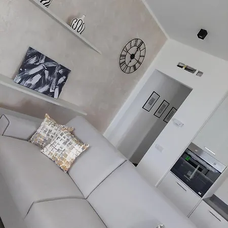 Apartment Perla Del *